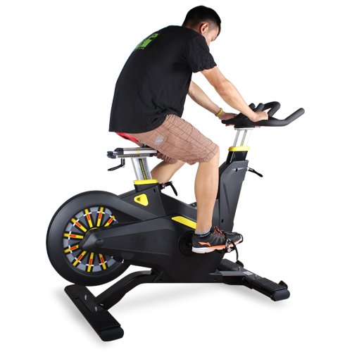 磁控动感单车 五档阻力可调 20kg全包式后置精钢大飞轮大图展示1