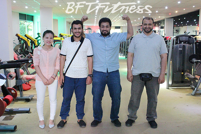 沙特客户来快猫影院入口购买健身房器材，产品囊括有氧系列的跑步机，动感单车，健身车