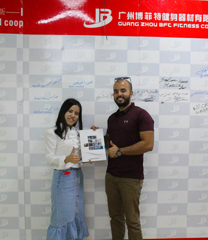 摩洛哥客户进口快猫影院入口健身器材