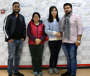 印度客户来中国采购快猫影院入口健身房器材